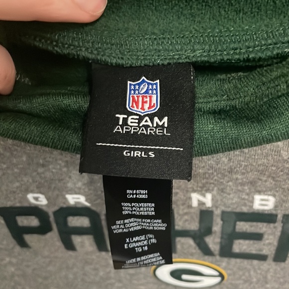 Green Bay Packer Sweatshirt - Picture 3 of 3